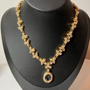 New fifth Avenue necklace. Austrian crystal. Blue Pendant. Lead & nickel free.